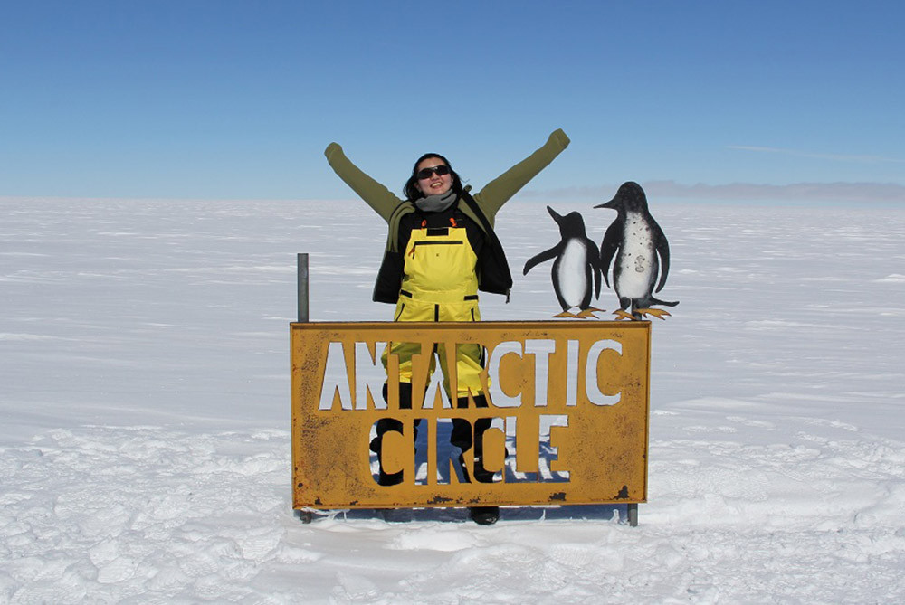 img-student-in-antarctica